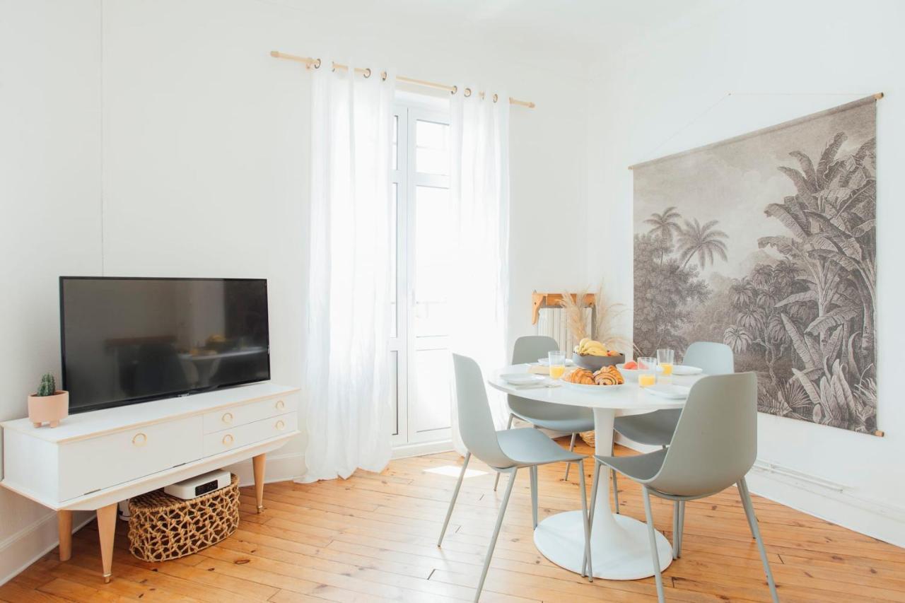 Coachella Vintage Chic In The Heart Of St Charles Biarritz Apartment Exterior foto